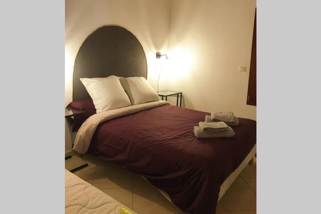 Maison Entiere Au Pied Du Plateau Du Retord 2 Chambres Sdb - Vouvray Ochiaz エクステリア 写真