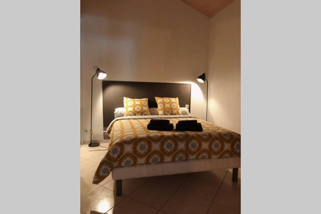 Maison Entiere Au Pied Du Plateau Du Retord 2 Chambres Sdb - Vouvray Ochiaz エクステリア 写真